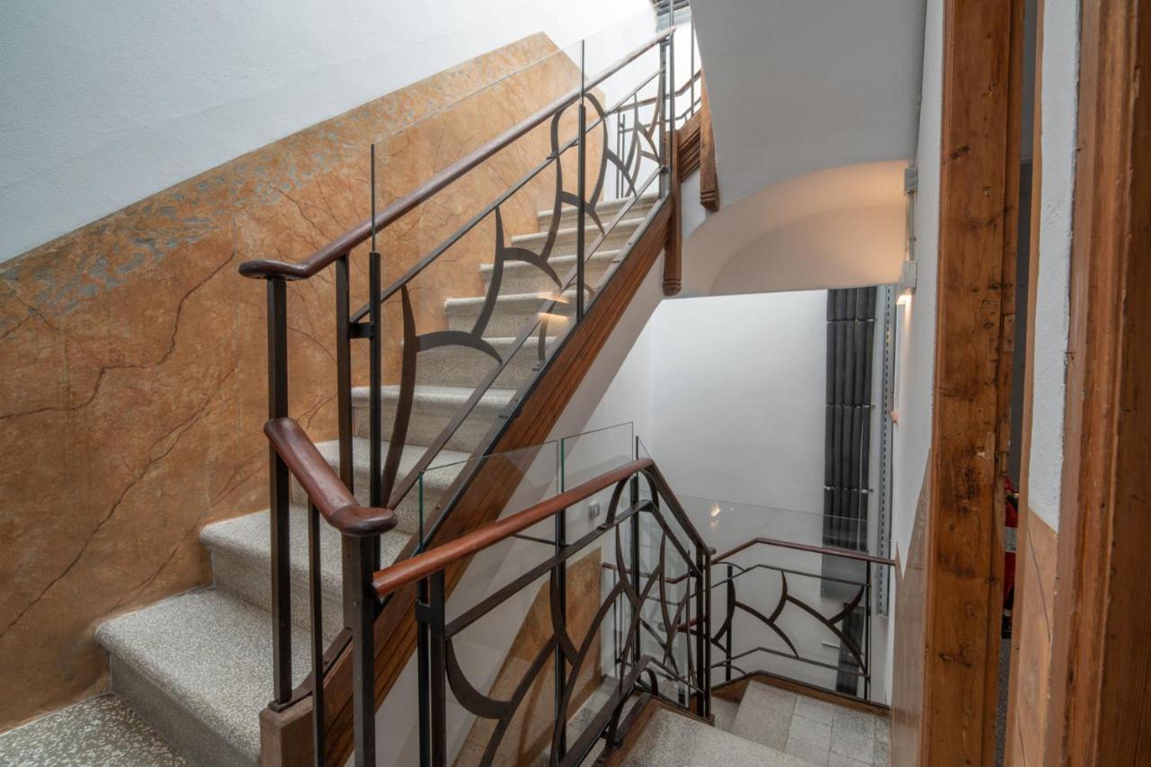 Feelathome Stadium Apartments L'Hospitalet de Llobregat Eksteriør bilde